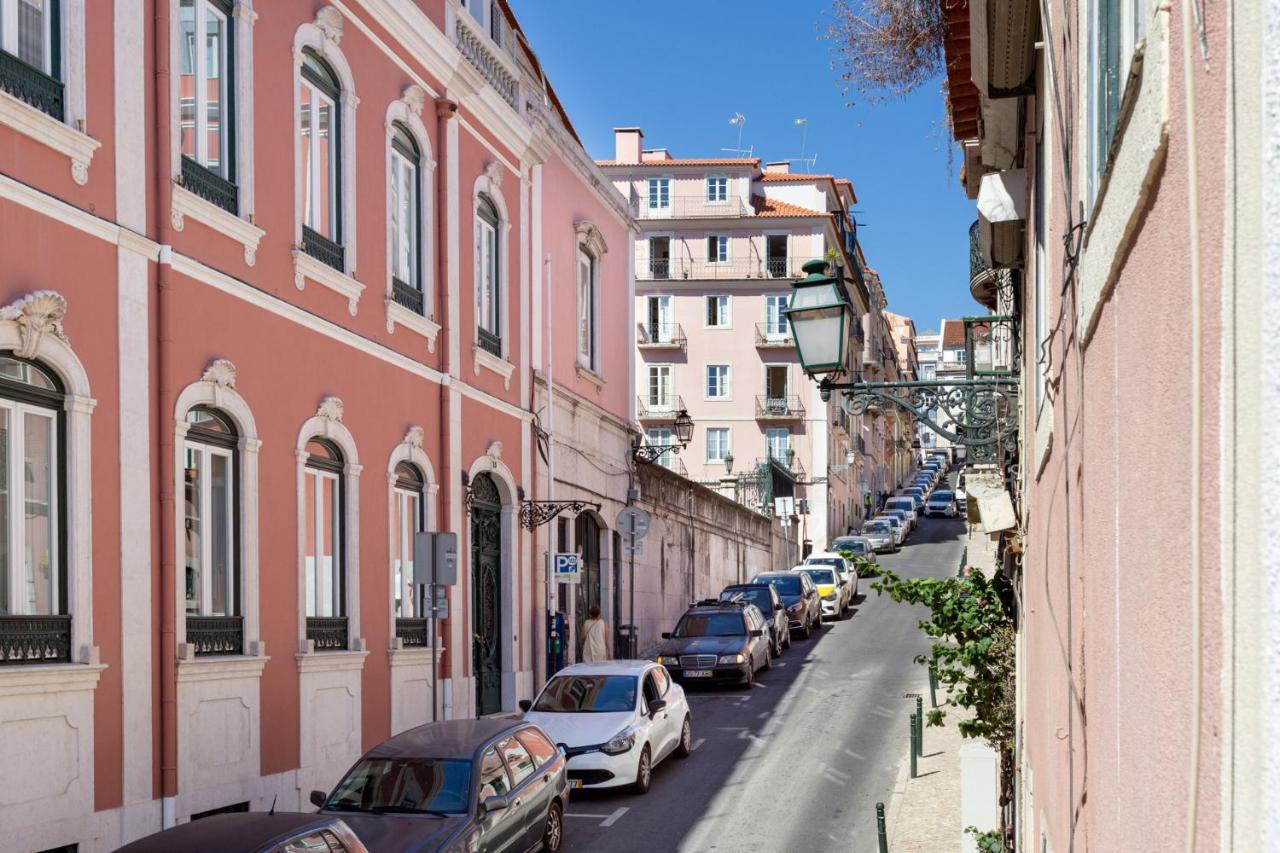 Joivy Principe Real 2Br Apt With Terrace Nearby Botanical Garden Of Lisbona Esterno foto